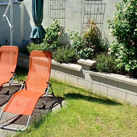 Villa-rosengarten-ferienwohnung-terra * ザスニッツ